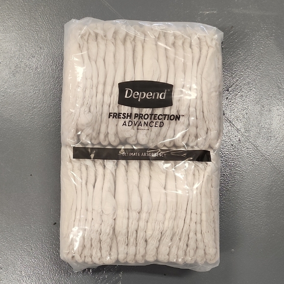 Depend Women's  Fresh Protection Advanced Ultimate Absorbency 32 x count, sz XL - Picture 1 of 4